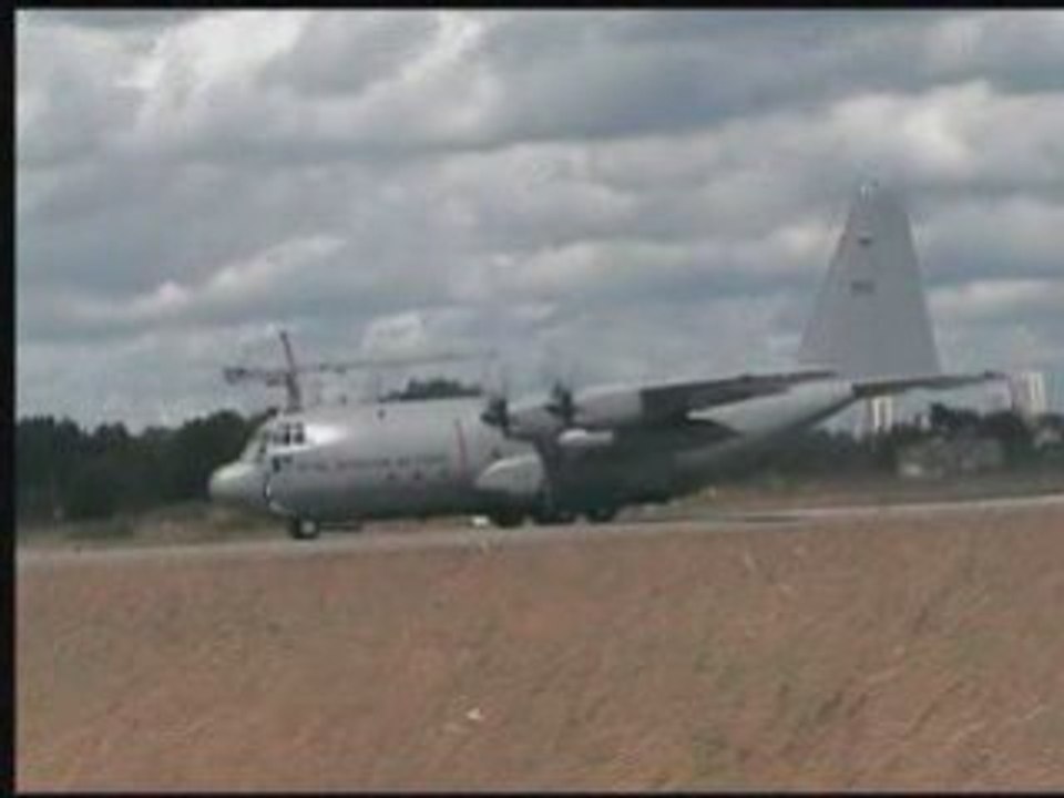 Take-off Hercule-C-130 Royal- Norwegian- Air- Force 952