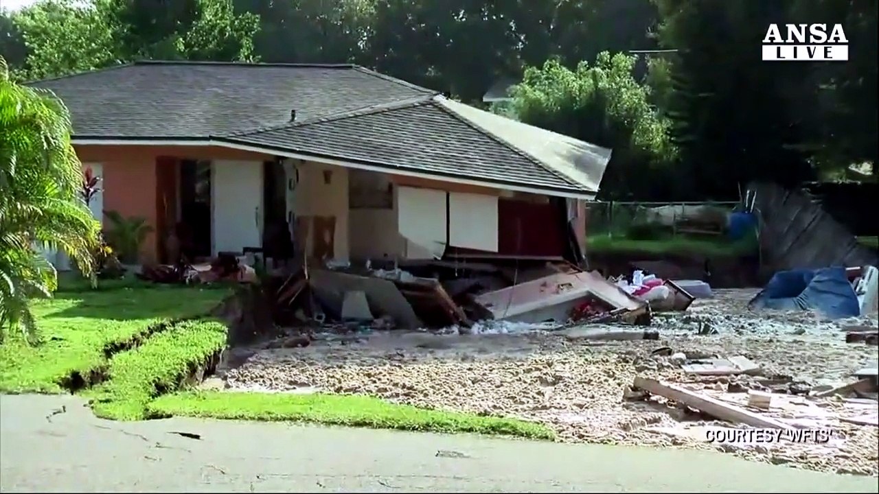 Voragine in Florida, casa inghiottita
