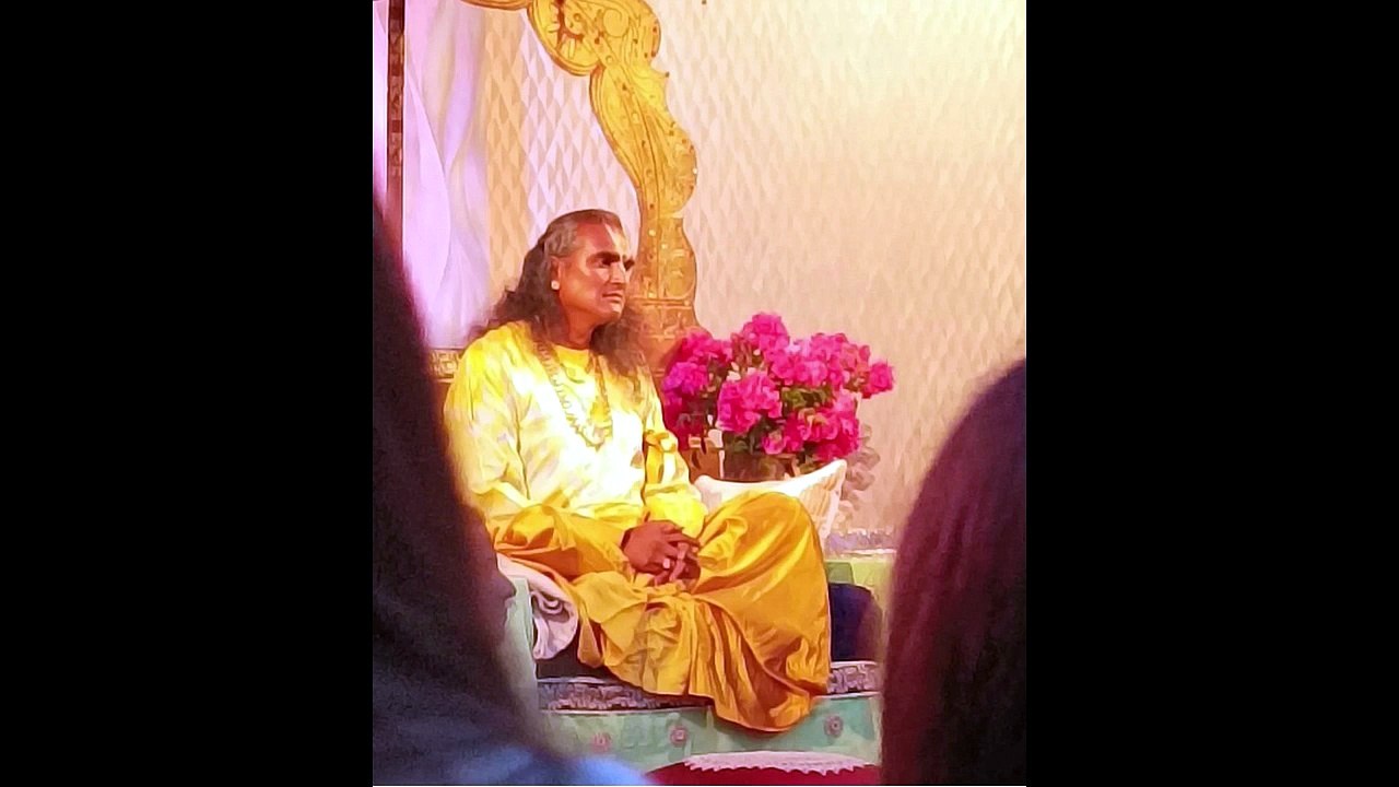 Sri Vishwananda talk in the garden, 1. August 2020