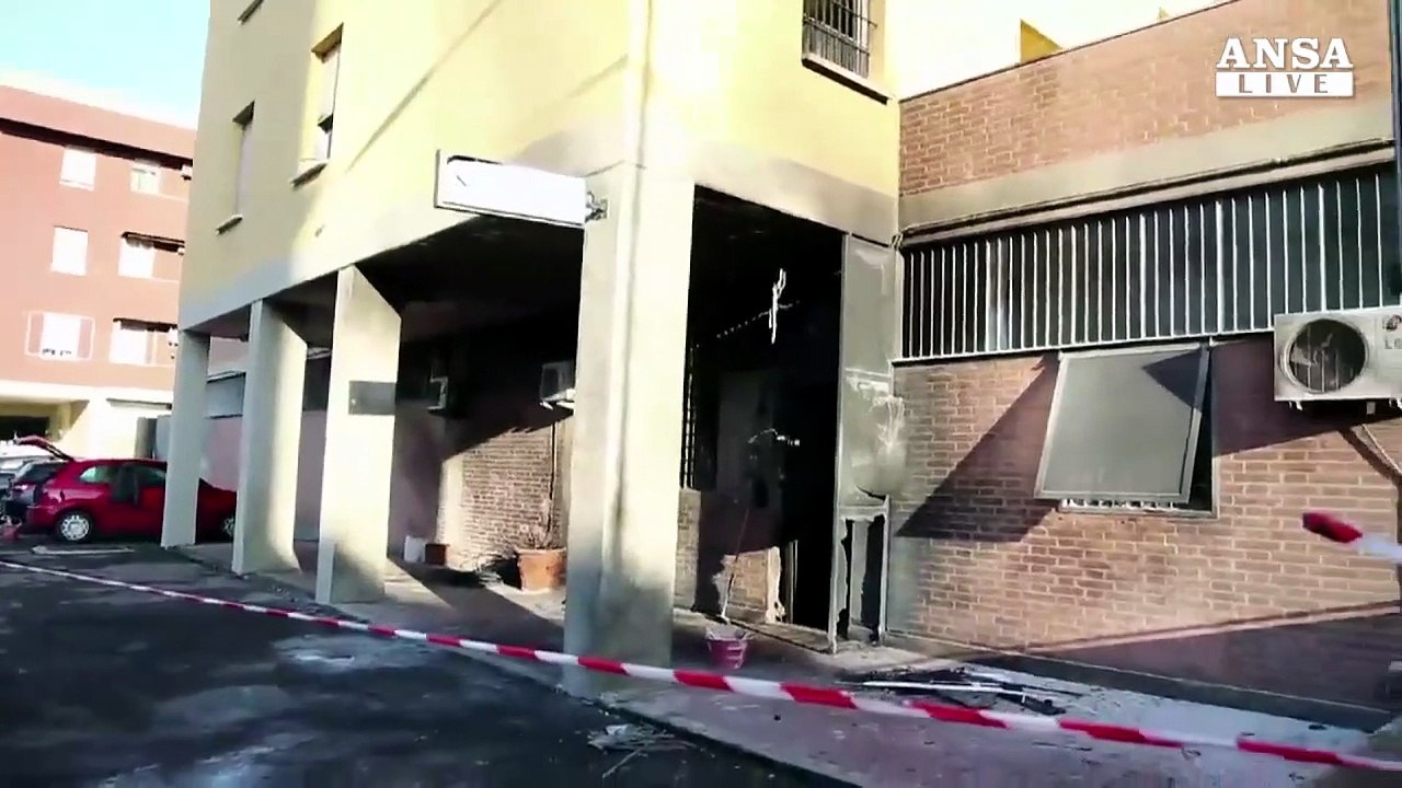 Ordigno contro stazione carabinieri a Bologna