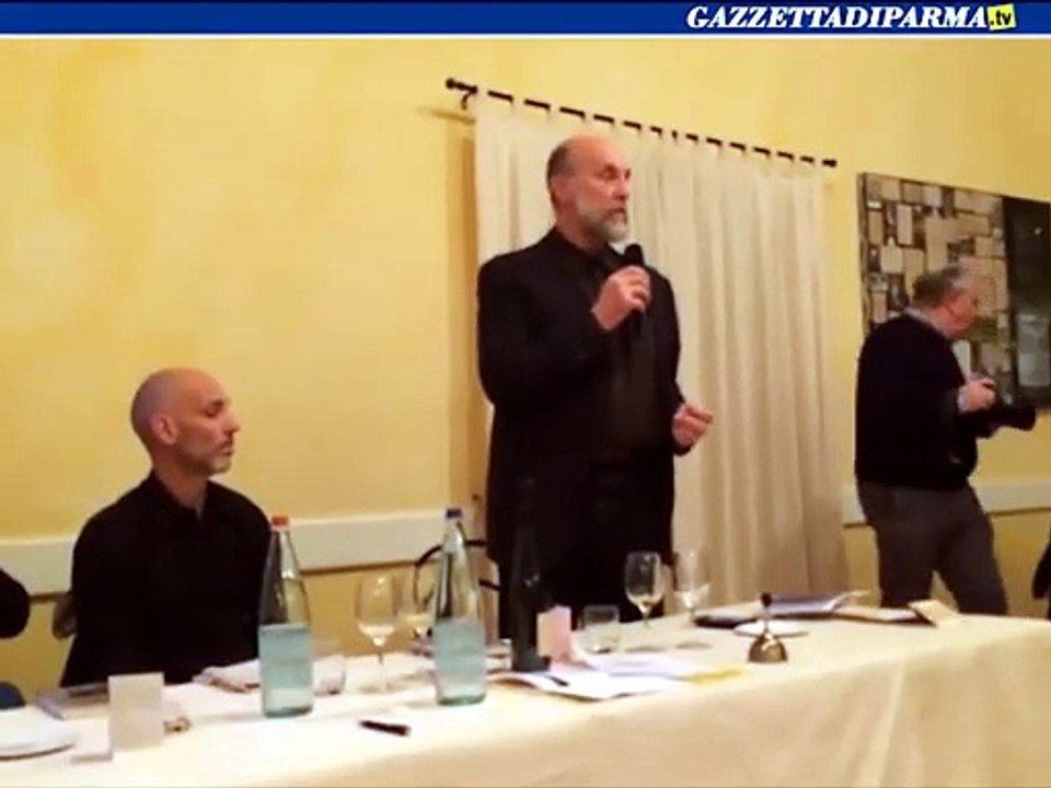 Fra ricordi, risate e poesia: "autoremake" per i 10 anni di Mangia come scrivi