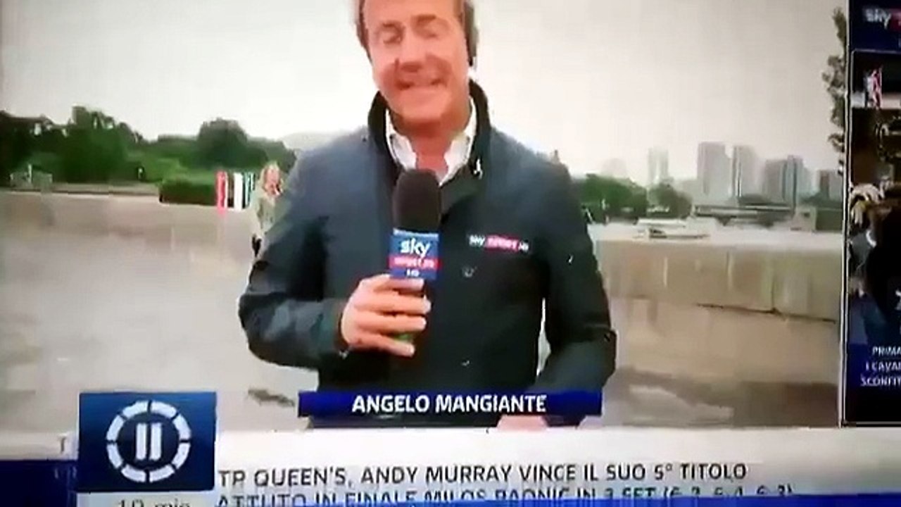 Lo scippo in diretta è su Sky