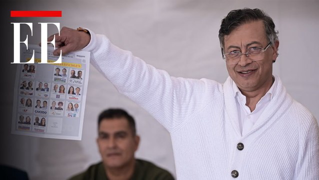 El presidente Petro votó en Bogotá y confirmó su apoyo al senador Iván Cepeda