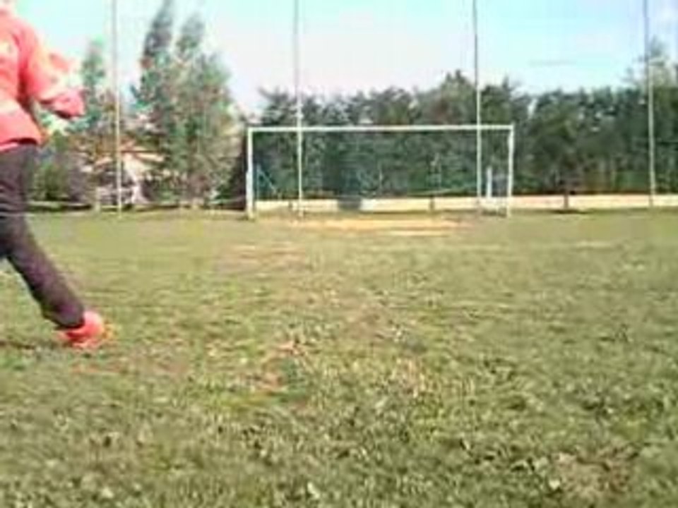 moi au foot lucarne.