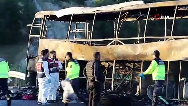 8 kişinin öldüğü otobüsten geriye sadece demir yığını kaldı