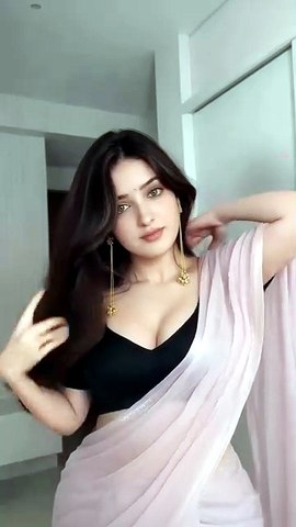 Jhalla Whalla __  Sheraya ghosle ___yrf_shortsfeed_love__bollywoodsongs_sherya_ghoshal_hits_song