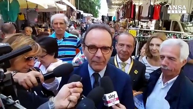 Berlusconi 'molla'Parisi e compatta Fi