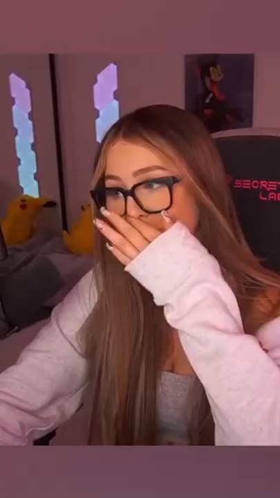 Don’t you dare say it’s true 😂 I went from disappointed to even more disappointed💀#twitchstreamer #twitchclips #twitchmoments #pickupline #jokes