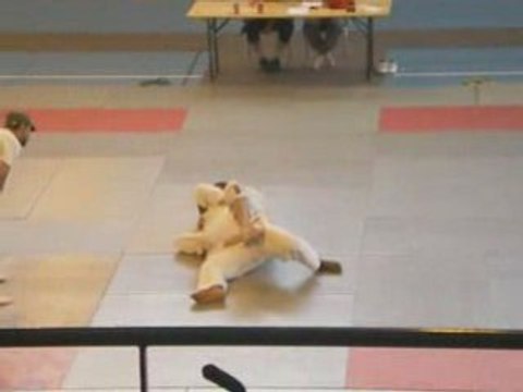 Doumé 2em combat compet dugny jjb