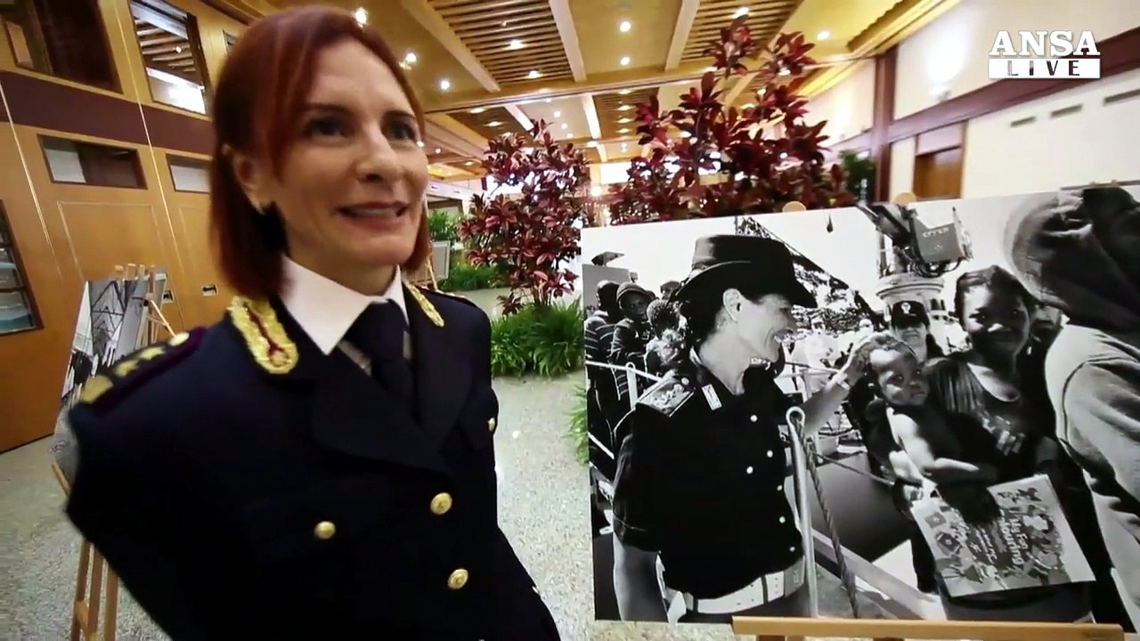 Gli scatti di Berengo Gardin per il calendario della Polizia 2017