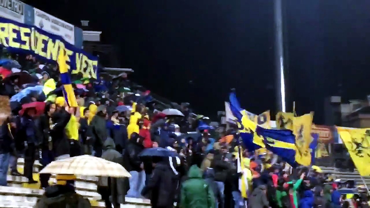 Inno e striscione per Ceresini