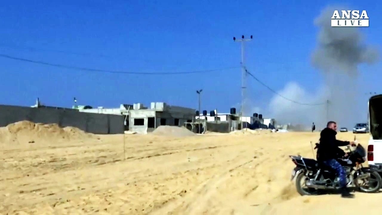 Gaza: 2 palestinesi uccisi e 5 feriti in raid Israele