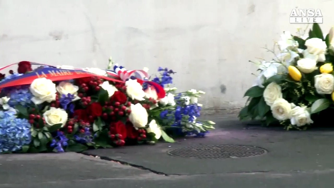 Parigi ricorda la strage di Charlie Hebdo
