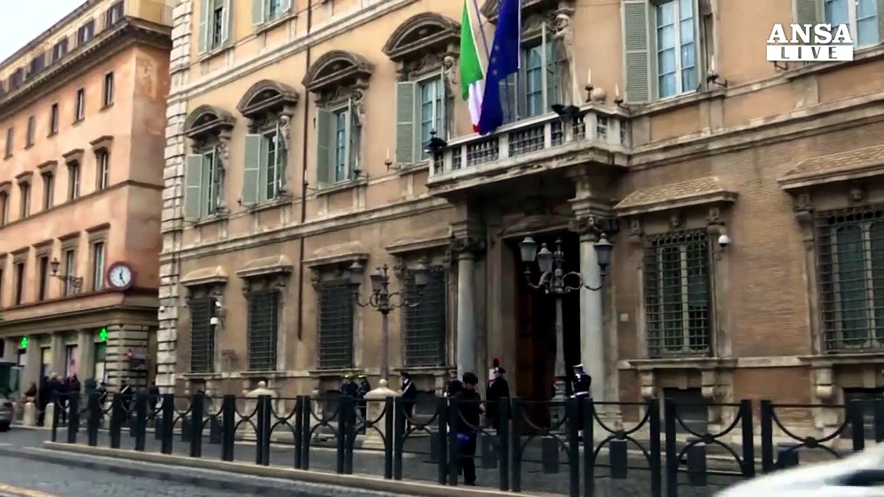 Lotta a poverta' e' legge. Sui voucher si cambia
