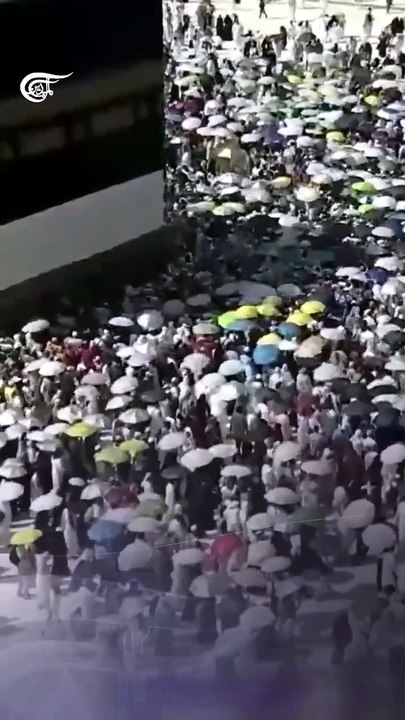 السعودية: الحجاج يختتمون موسم الحج بطواف الوداع في الحرم المكي