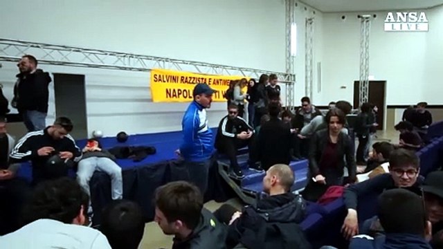 Tensione a Napoli per manifestazione Salvini