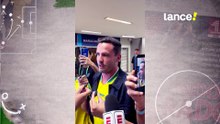 Saúl, do Flamengo, prestigia Seleção Brasileira no Maracanã 'Meus companheiros'