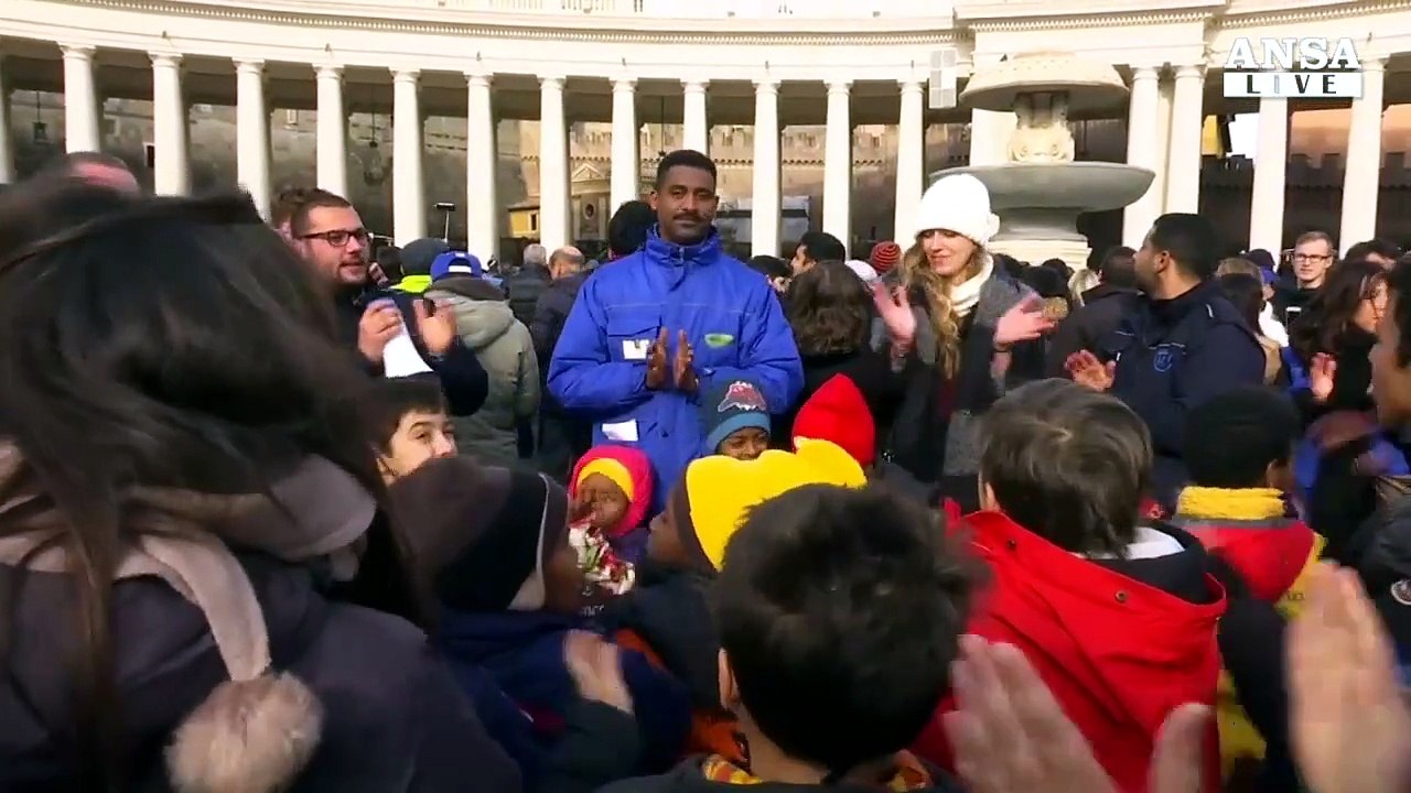 Papa: protezione, difesa, integrazione bimbi migranti