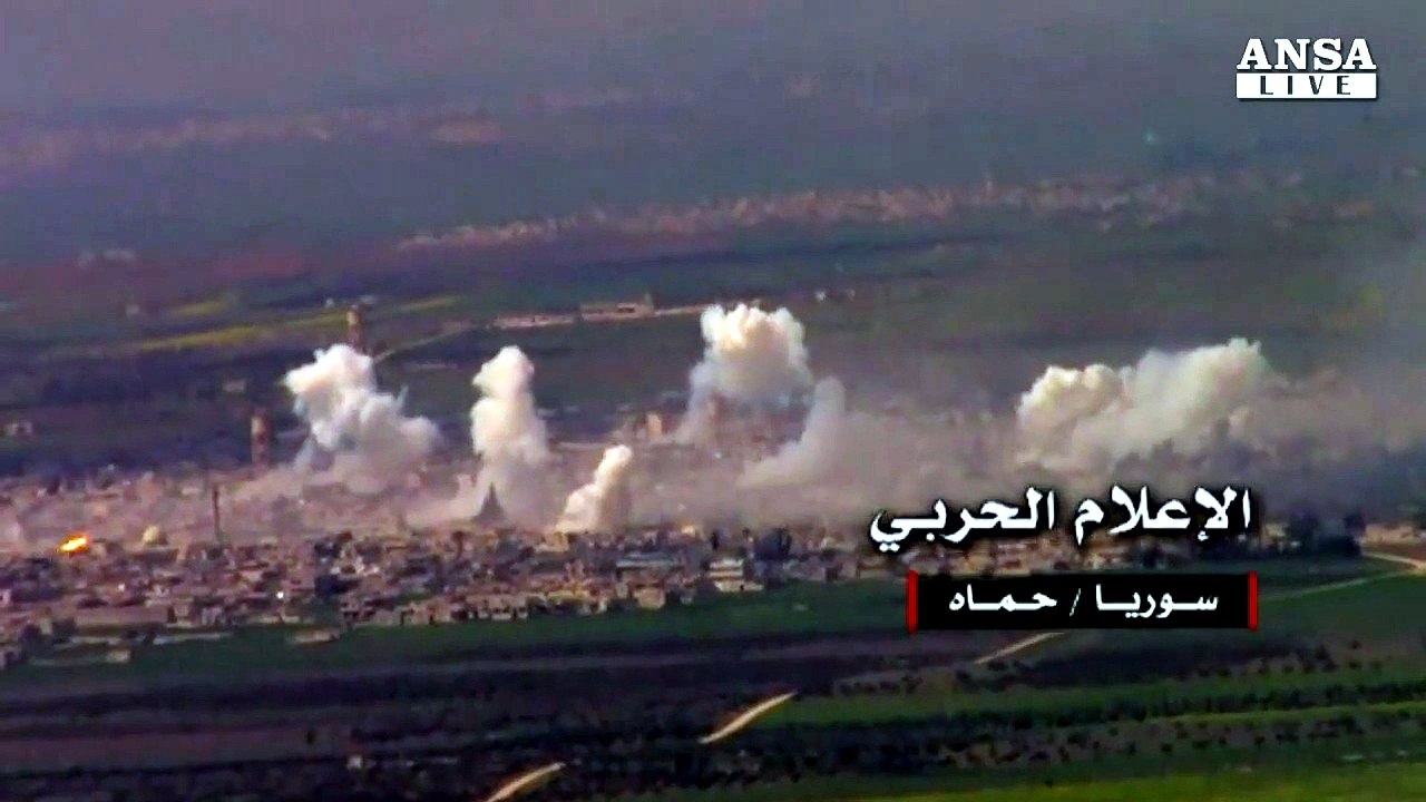 Siria, raid aereo con sospetto uso armi chimiche