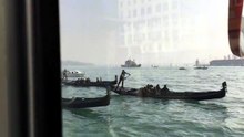 Il ferryboat con i tifosi: video