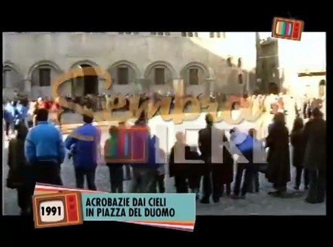 Sembra ieri: acrobazie dai cieli in Piazza Duomo (1991)