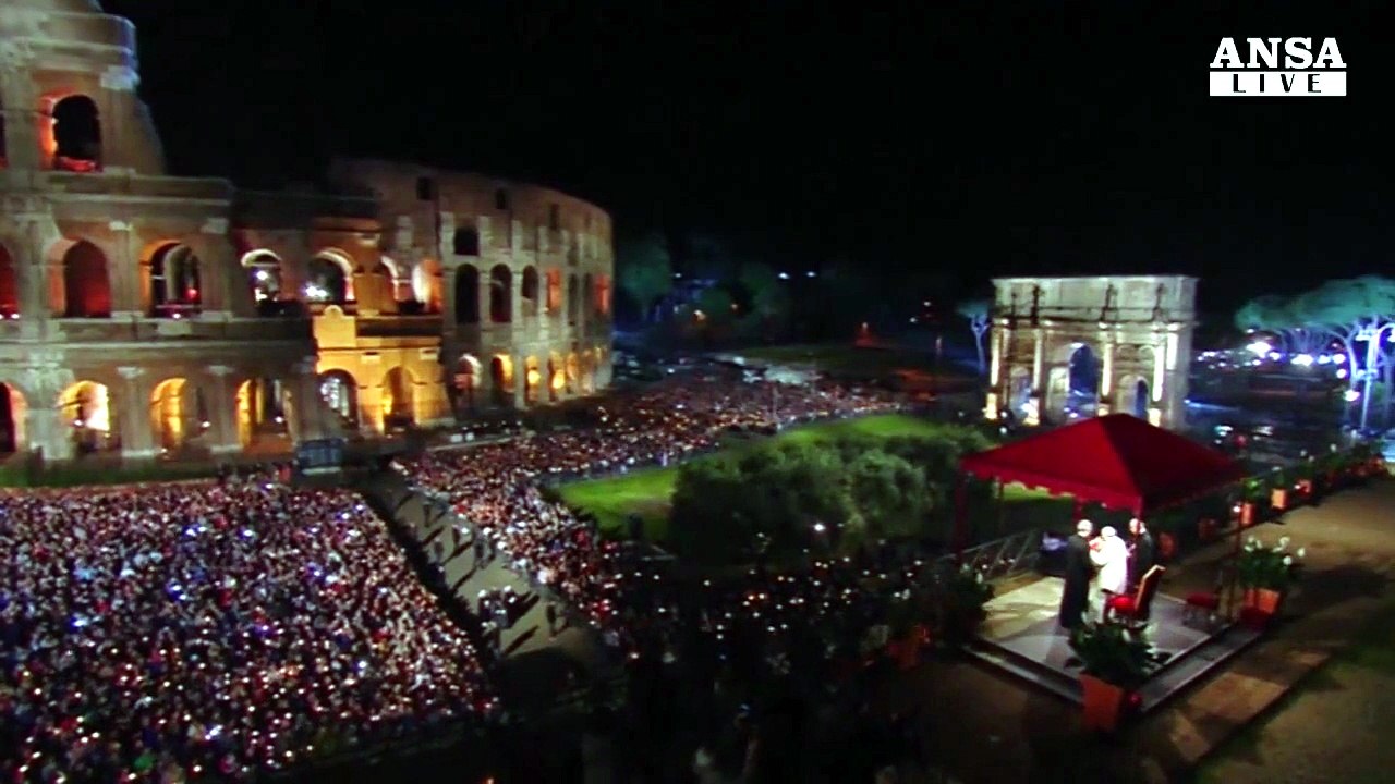 Pasqua, Papa a Via Crucis: vergogna per i mali del mondo