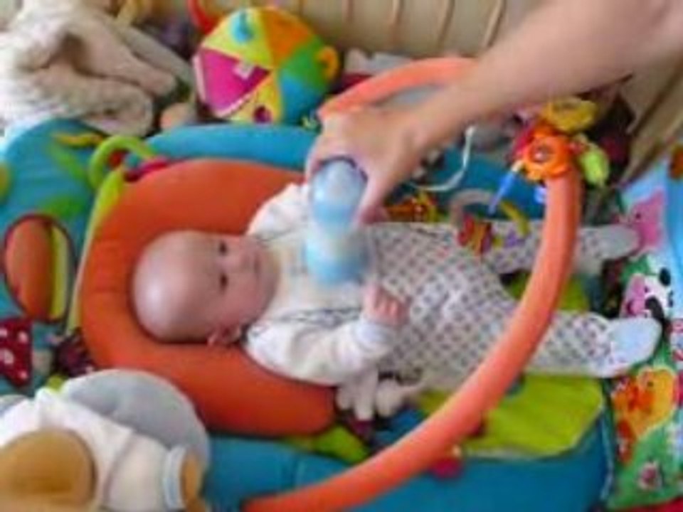 J'attrape le biberon