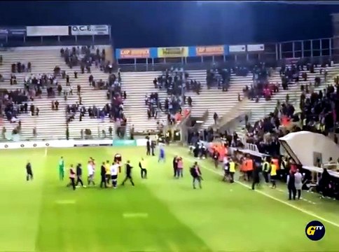 La curva copre di fischi il Parma, Calaiò chiama i giocatori sotto la curva