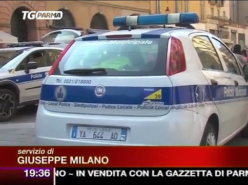 Malore alla guida: 35enne si schianta contro auto in sosta e muore