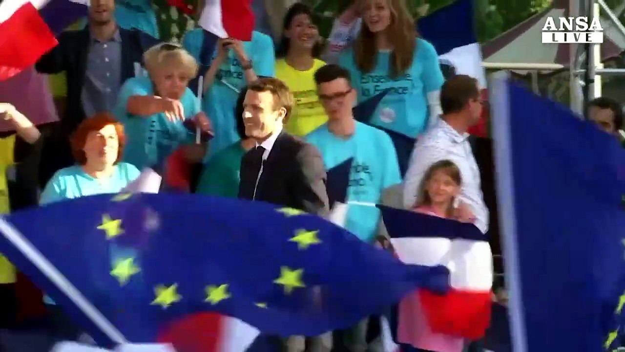 Francia a tre giorni dal voto. Uova contro Le Pen