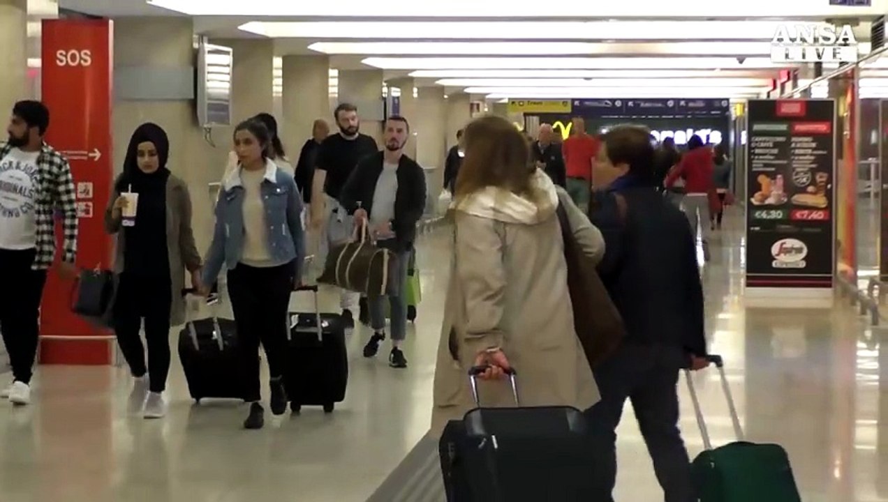 A Milano oggi marcia pro-migranti, e' scontro politico