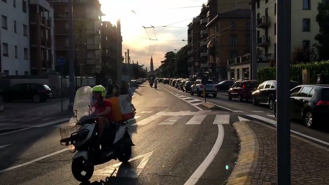 Si gioca al Tardini: traffico intenso in via Emilio Lepido