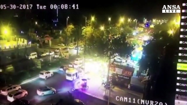 Autobomba Isis a Baghdad, 13 morti