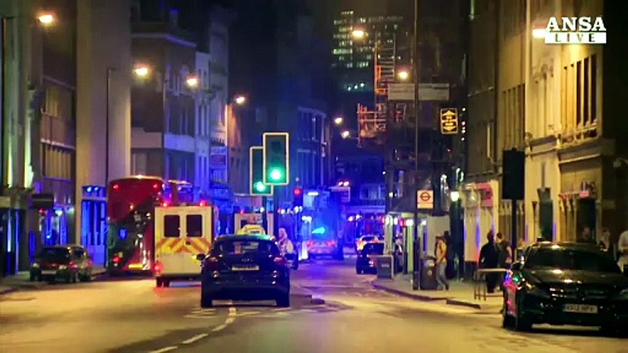 Terrore e sangue a Londra, 'questo e' per Allah'