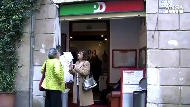 I circoli Pd incoronano Renzi, Emiliano passa sul filo