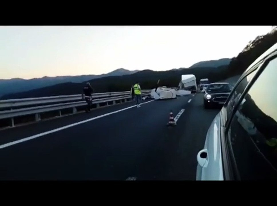 Camion perde il carico: Autocisa chiusa per ore fra Pontremoli e Berceto