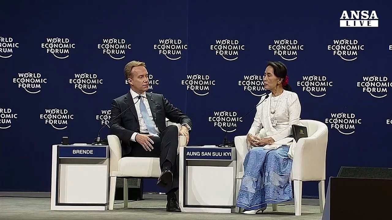 Suu Kyi condanna reporter Reuters