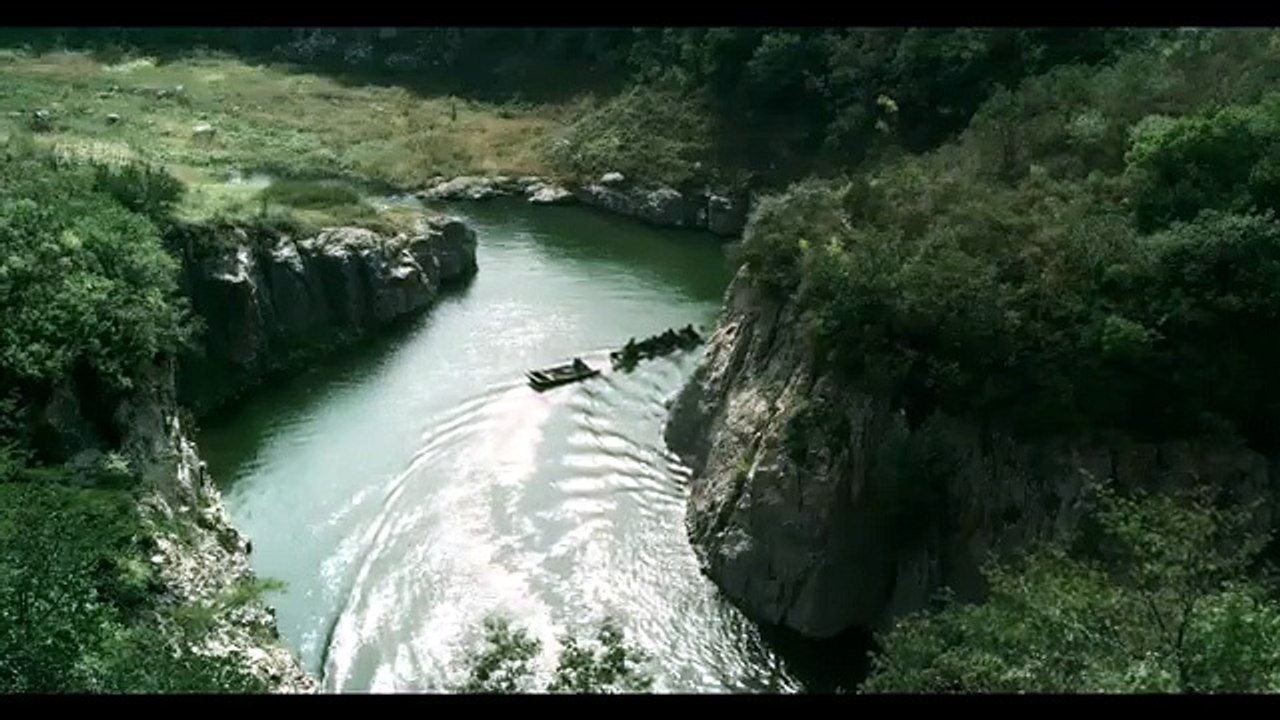 【Chinese Drama】探險小隊考察原始叢林，竟意外遭遇遠古巨人！同伴一個接一個死去！