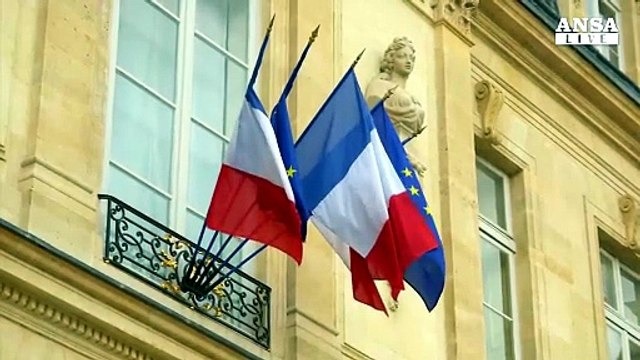 Il leader degli U2 Bono ricevuto da Macron
