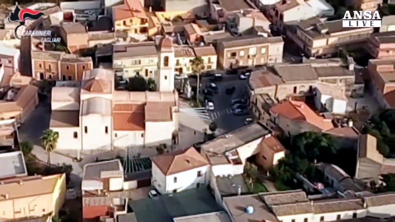 Uccise due giovani in Sardegna,19enne evade per due ore