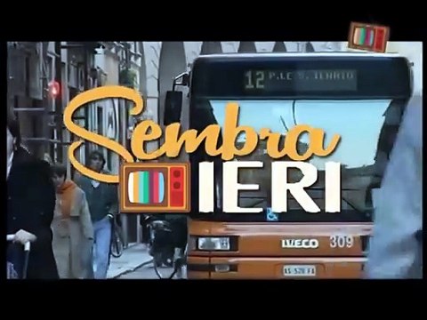 Sembra ieri: via Farini affollata di autobus (1998)