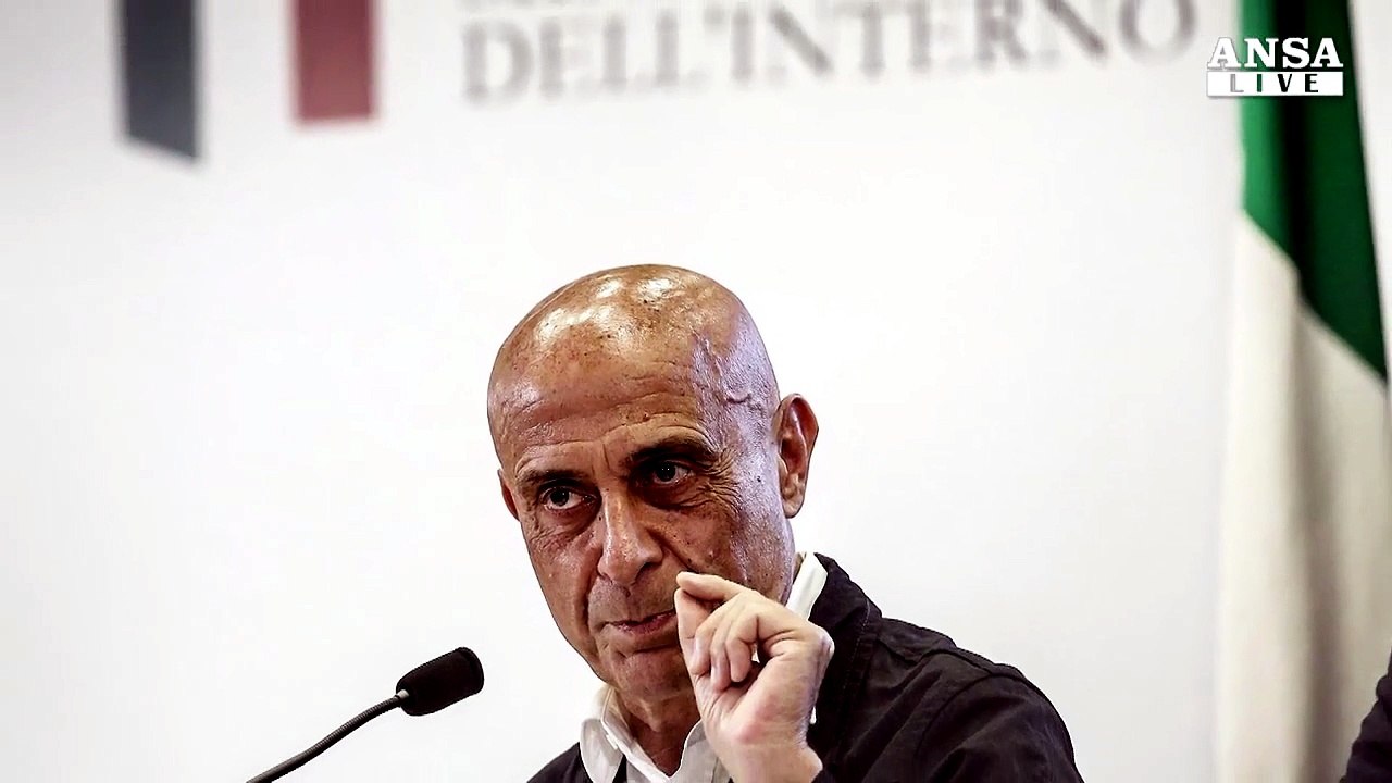 Migranti, Minniti: vedo la luce in fondo al tunnel