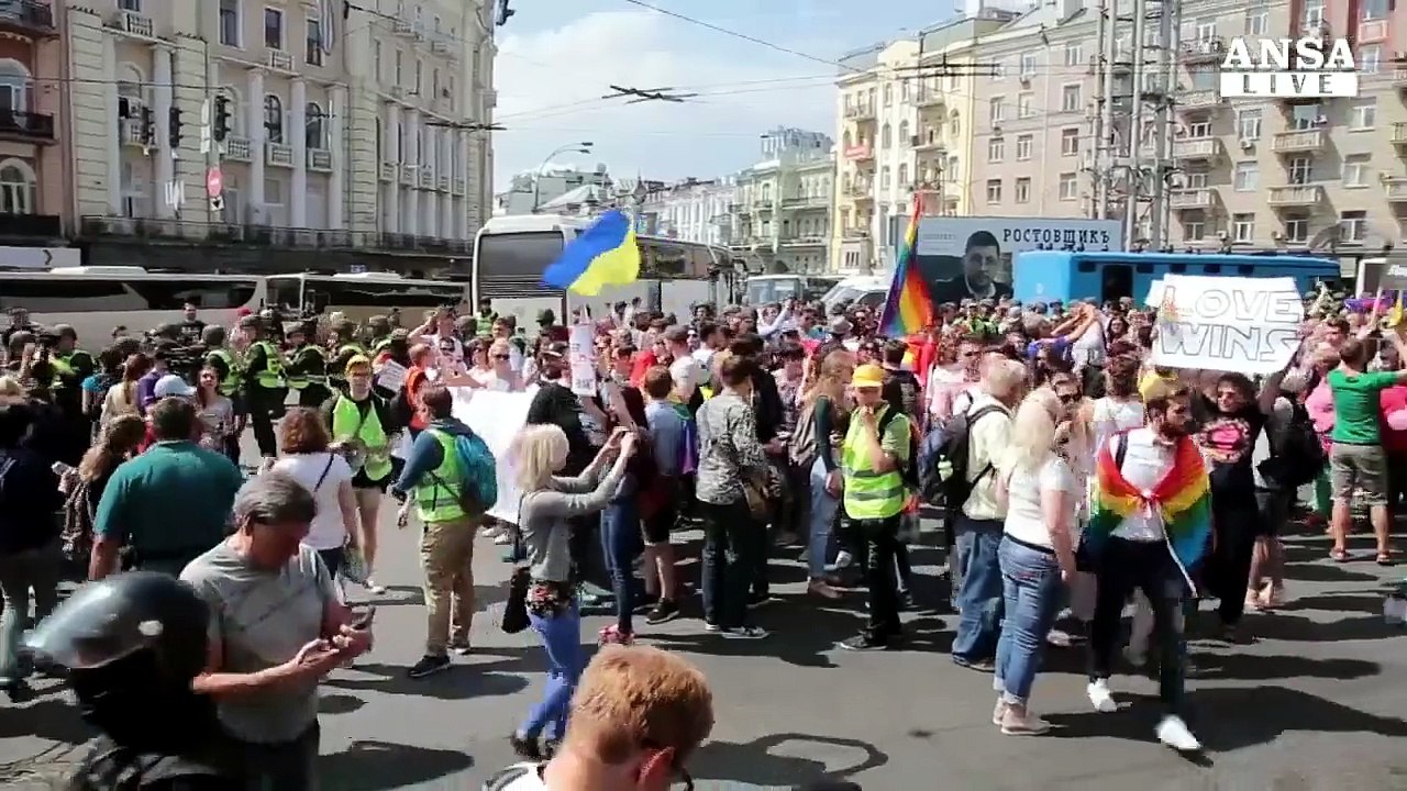 Strasburgo boccia la legge russa su propaganda gay