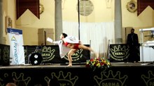 Acrobazie intriganti: pole dance al Festival del Prosciutto