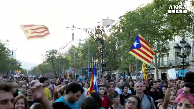 Catalogna, alta tensione. Re accusa governo catalano: sleale