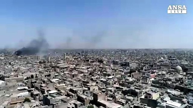 La moschea al-Nuri distrutta vista dal cielo
