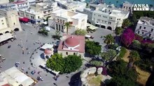 Il drone sorvola l'isola di Kos colpita dal sisma