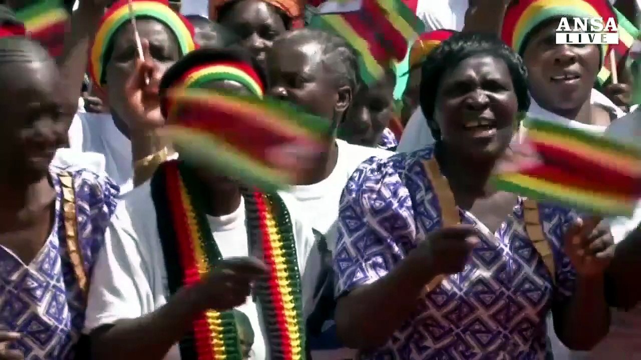 Zimbabwe, trattative sull'uscita di scena di Mugabe