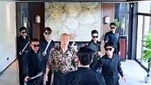 The Female CEO's Secret Bodyguard Turns Out to Be the Hidden Dragon King, Defeating 100 Martial World Masters to Protect His Family