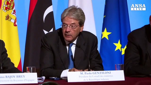 Migranti: da vertice Parigi lodi per l'Italia